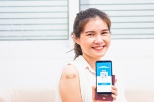 كيف تتعامل شركة الترافيجن مع تحديات تطوير نظام IOS