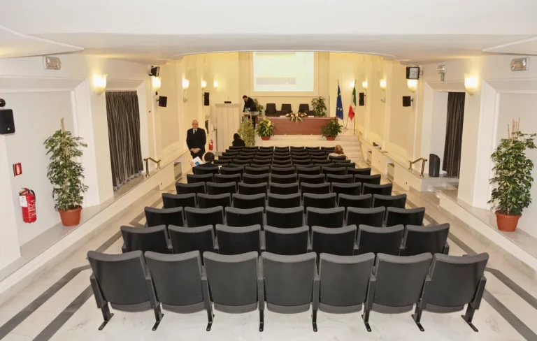 Read more about the article إضاءة قاعات المحاضرات الحديثة اصنع الفارق