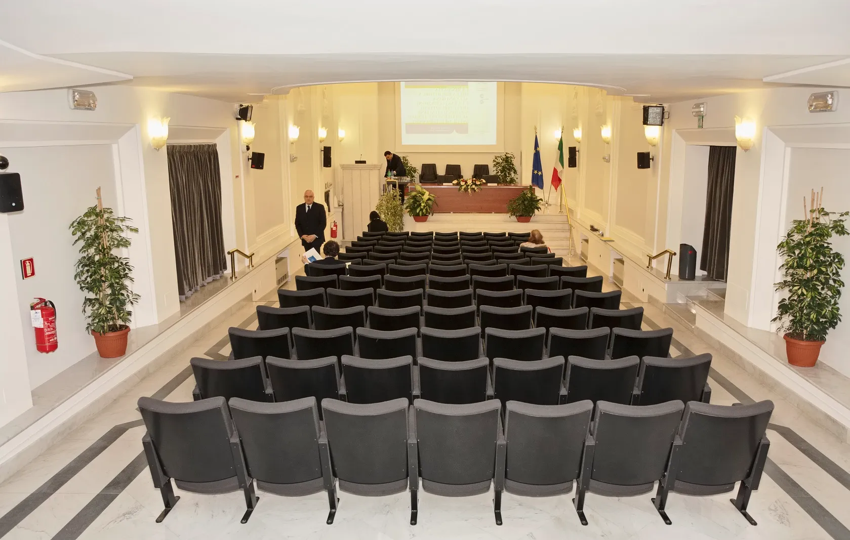 You are currently viewing إضاءة قاعات المحاضرات الحديثة اصنع الفارق