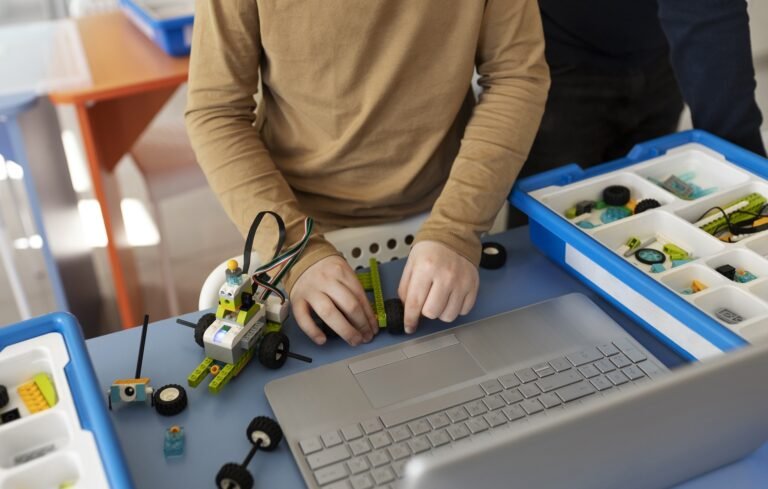 Read more about the article دور التعلم الآلي في تحسين تجربة المستخدم